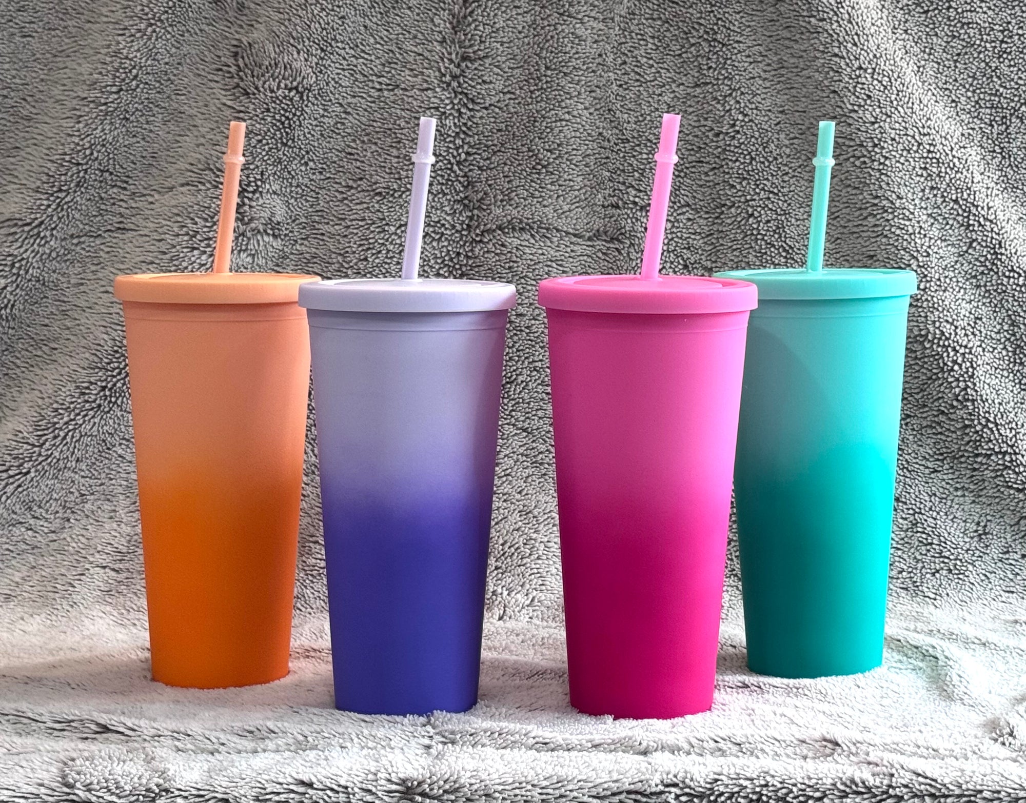 Ombre Cup With Straw 650 ml